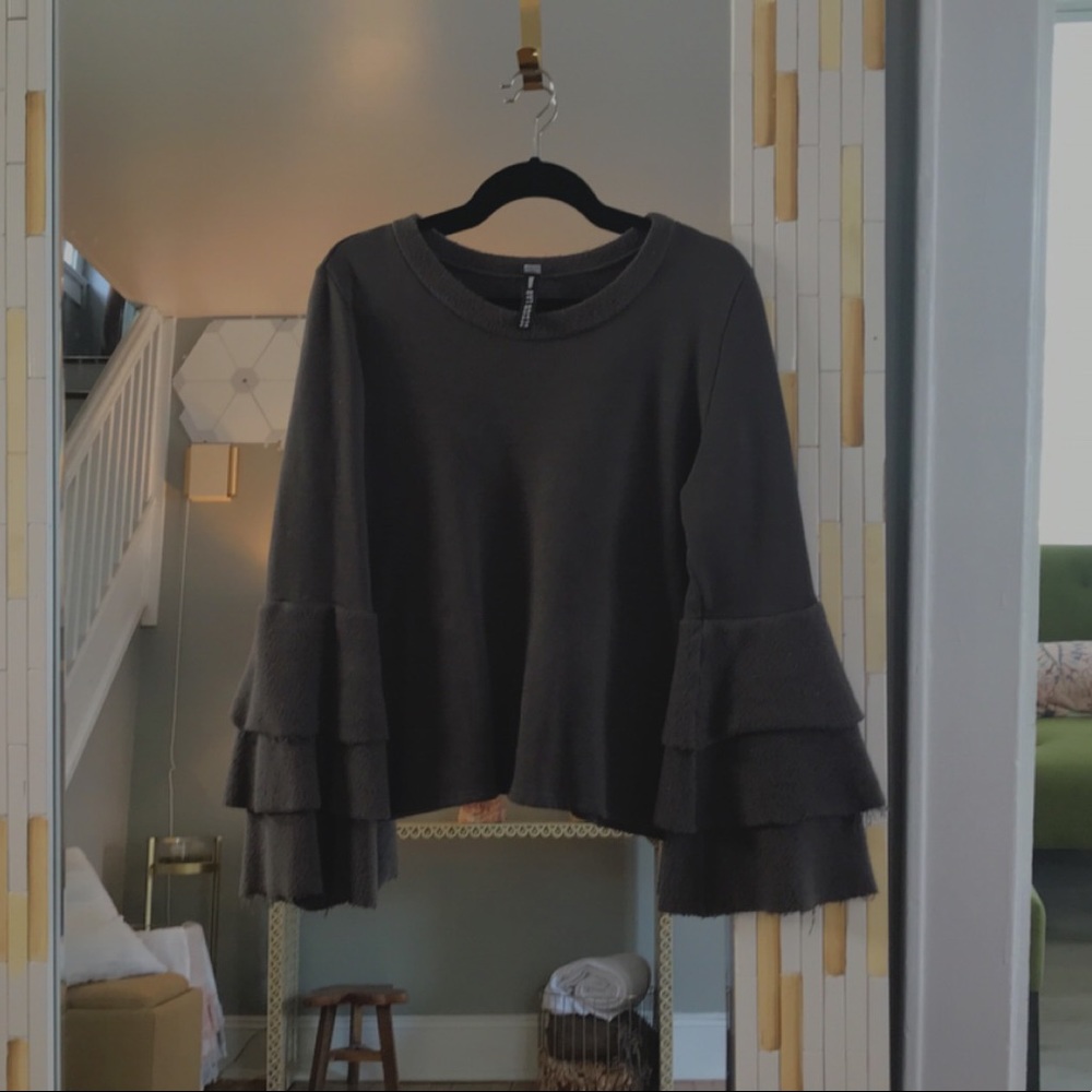 Sweater with Ruffled Sleeves - Picture 3 of 4